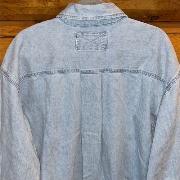 Free People NWOT Ashley Denim Shirt Size Medium in Classic Blue Wash - Picture 14 of 16